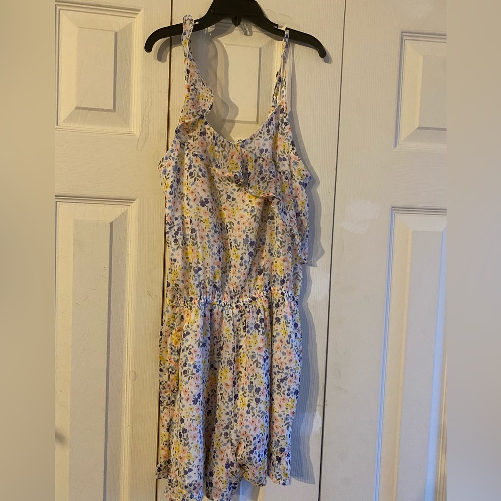 NWT Abercrombie Kids Girls Floral Pront romper w/ruffle detail. Size 13/14